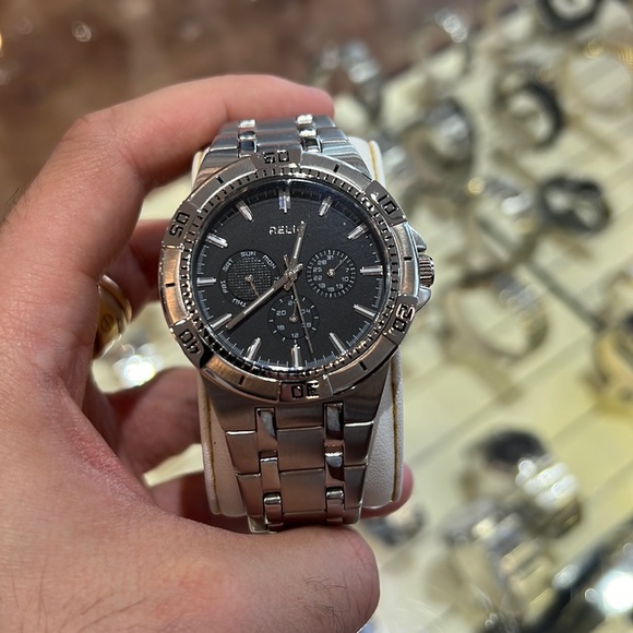 Men’s Relic Watch by Fossil - Picture 2 of 8